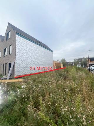 BOUWGROND VOOR HALF OPEN BEBOUWING  - LEUKE RUSTIGE LIGGING 225 M² grond 9 meter op 25 meter +  nog extra naastliggende parking 14+  unieke ligging...