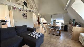 Ruime en kwaliteitsvol afgewerkte STUDIO in loftstijl op een uitstekende ligging in het centrum van Brugge, vlakbij 't Zand, diverse...