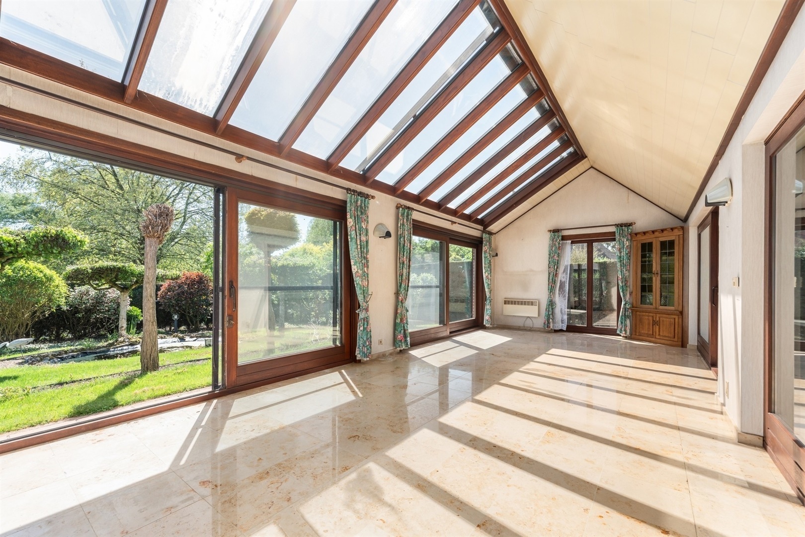 Karaktervolle villa met uitzonderlijk potentieel in Laarne! - foto 5
