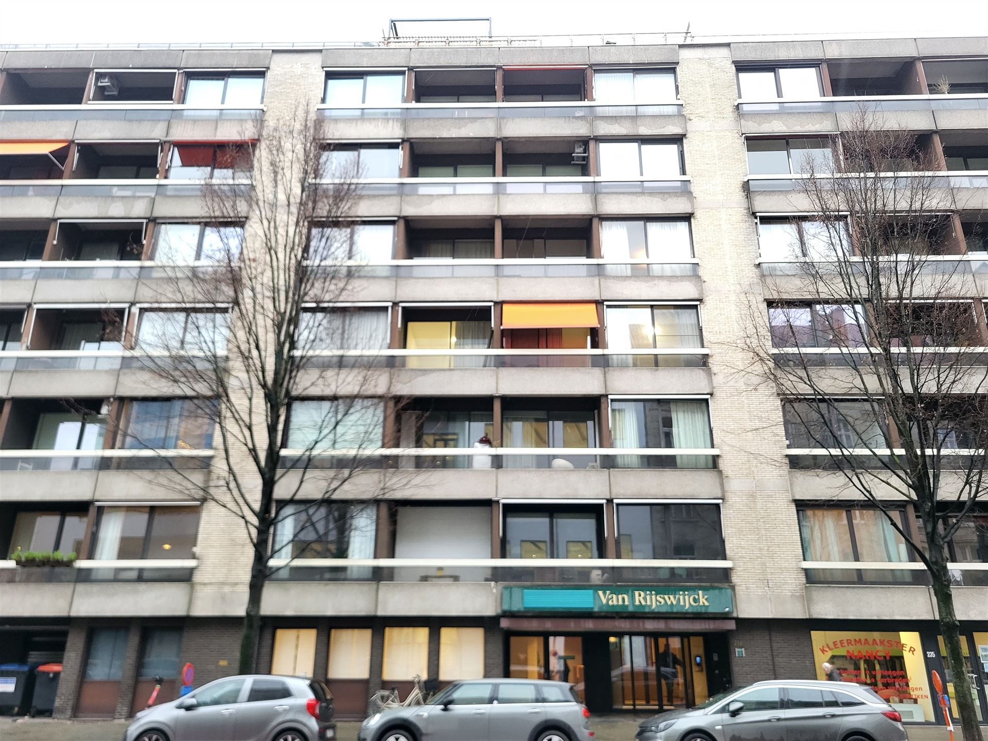 Op te frissen appartement in voormalig seigneurie - foto 1