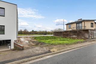 Voor meer informatie of een bezoek, bel 02/532.22.57 - Pamel (Roosdaal): In een rustige en groene straat, biedt Topo-Immo u deze strategisch...