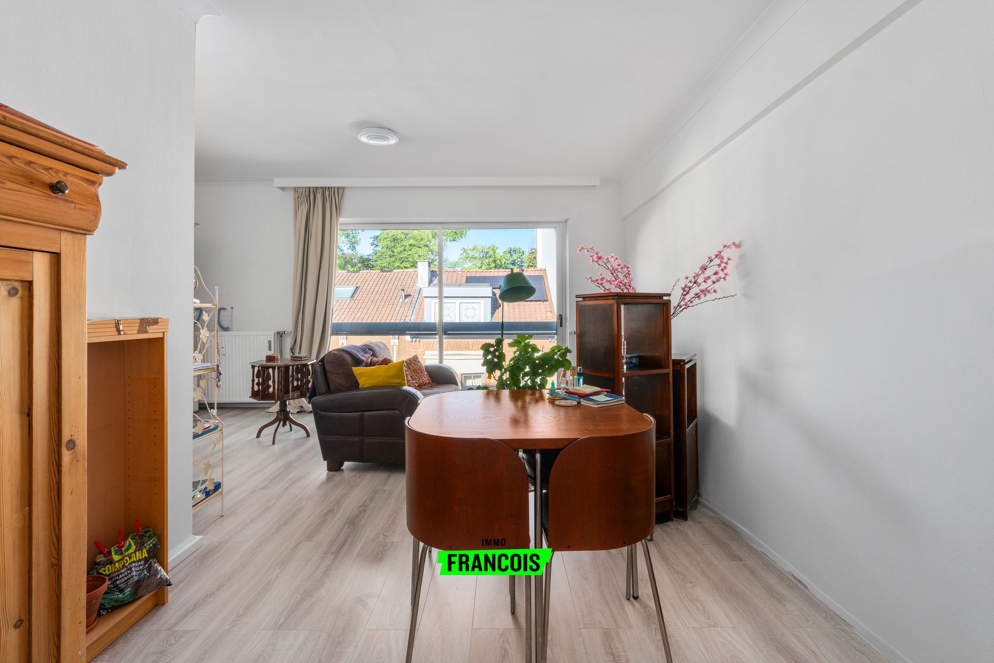 INVESTERING – 1-slaapkamerappartement met aangepaste service te Ukkel - foto 3
