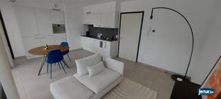Stap binnen in dit moderne appartement in het hart van Maasmechelen. Gelegen in een strak, eigentijds gebouw, biedt dit appartement comfort en...