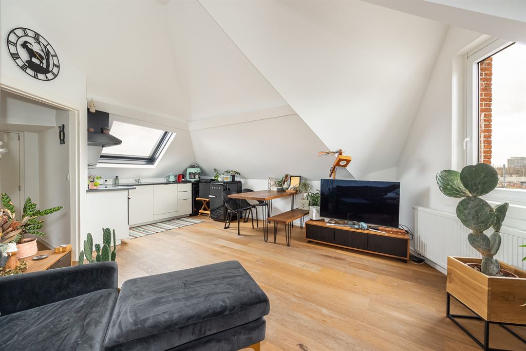 Licht hoekappartement in hartje Zurenborg - foto 3