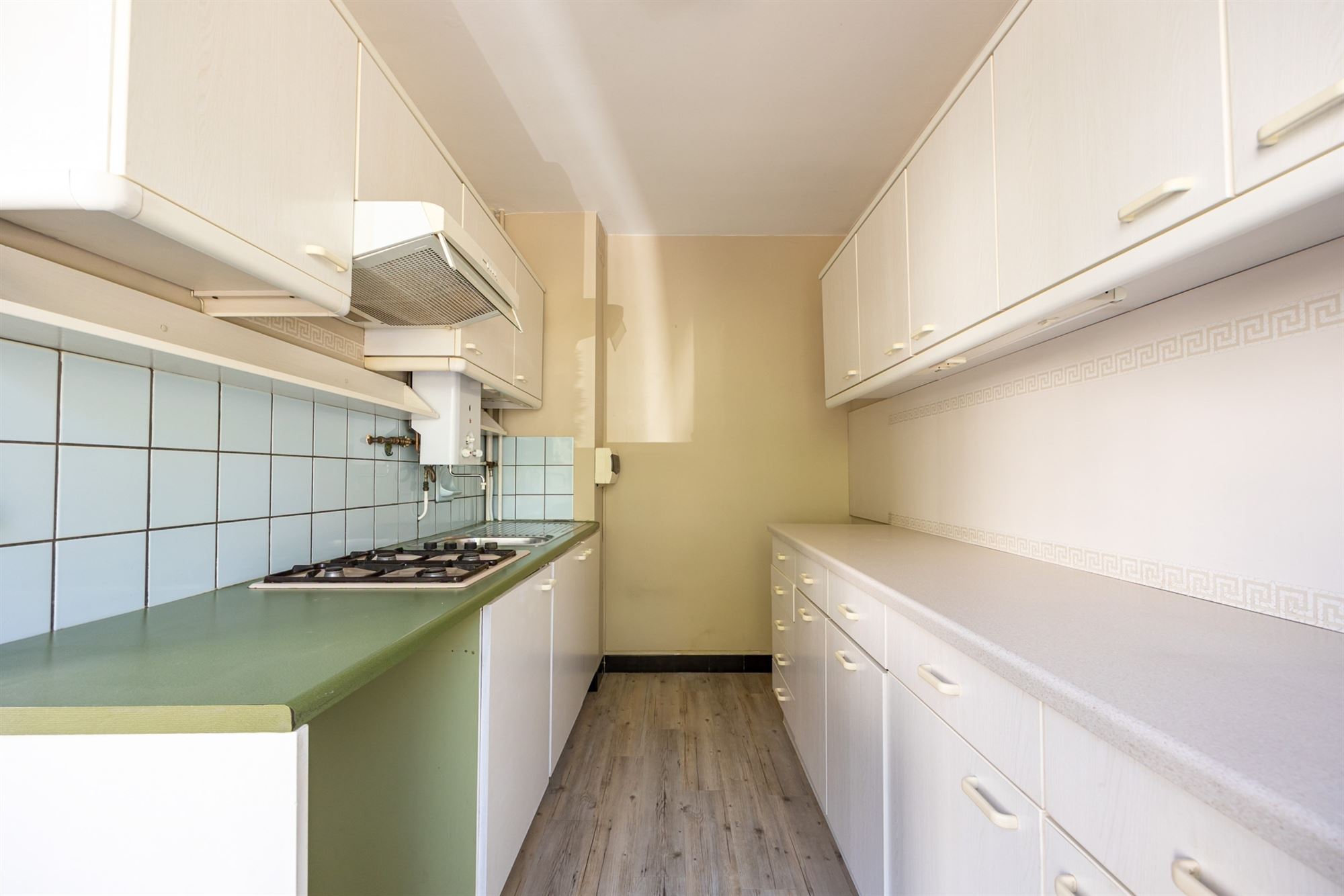 Op te frissen appartement met zuidgericht terras - foto 5