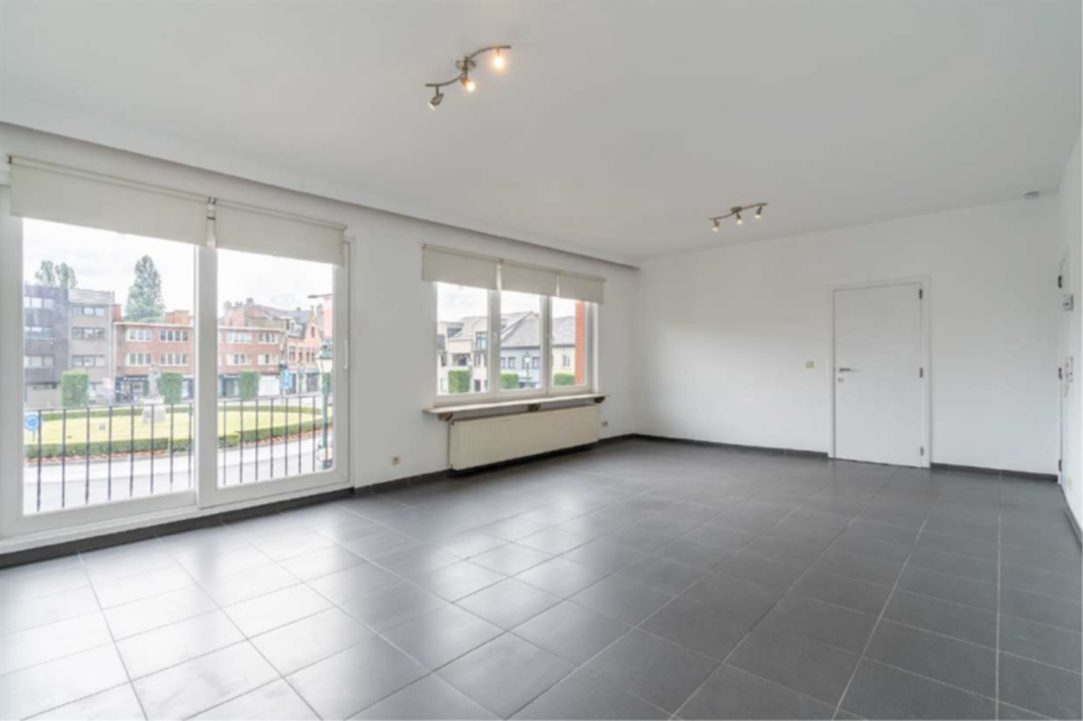 Net appartement op de 1e verdieping met 1 slaapkamer en terras in centrum leopoldsburg - foto 2