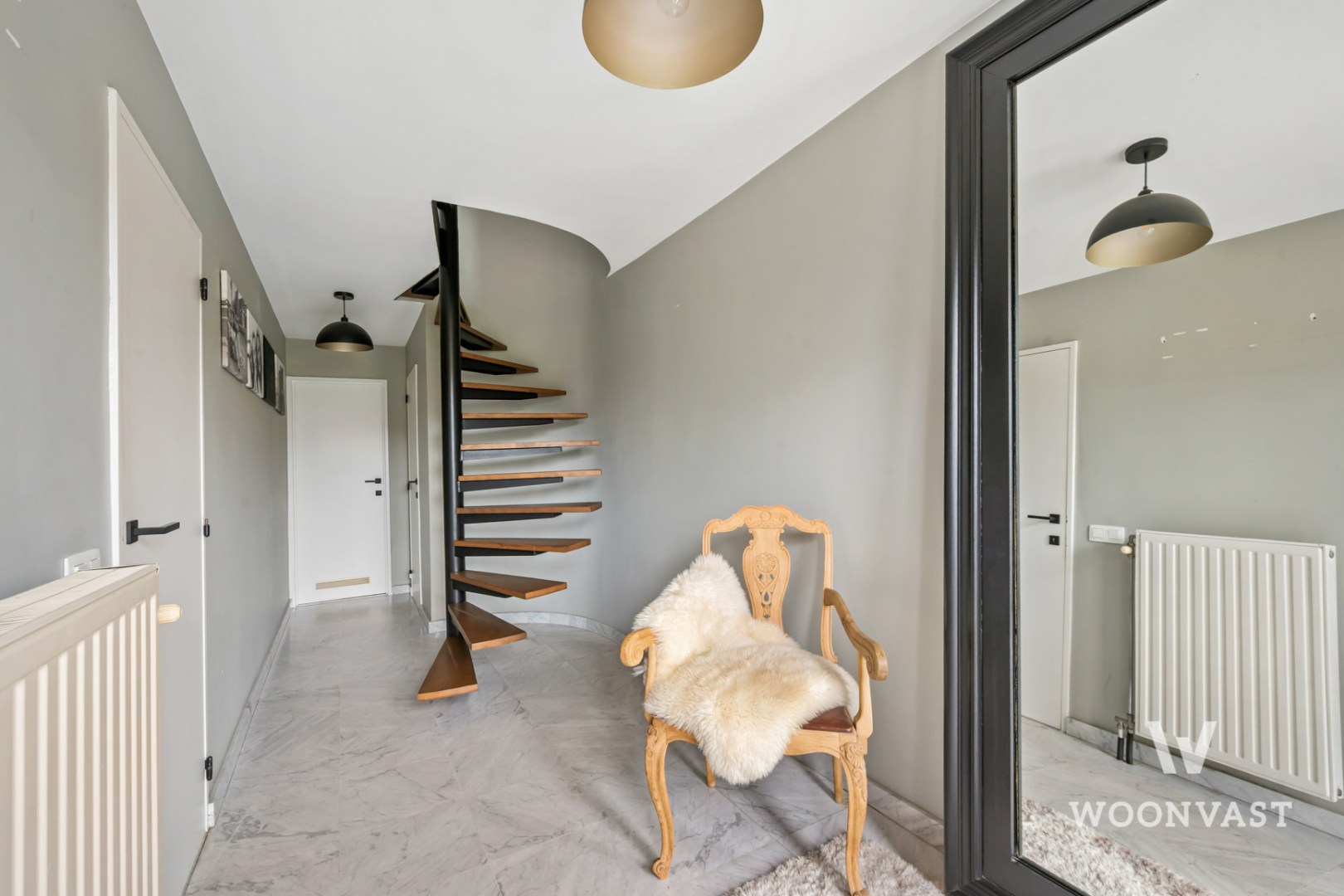 Instapklare bel-etage met 3 slaapkamers, garage, tuin en laadpaal - foto 2