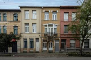 Borgerhout leeft. Dat voel je in alles. Van de cultuur rond De Roma en Trix tot de gezelligheid van het Krugerplein en het groen van het...