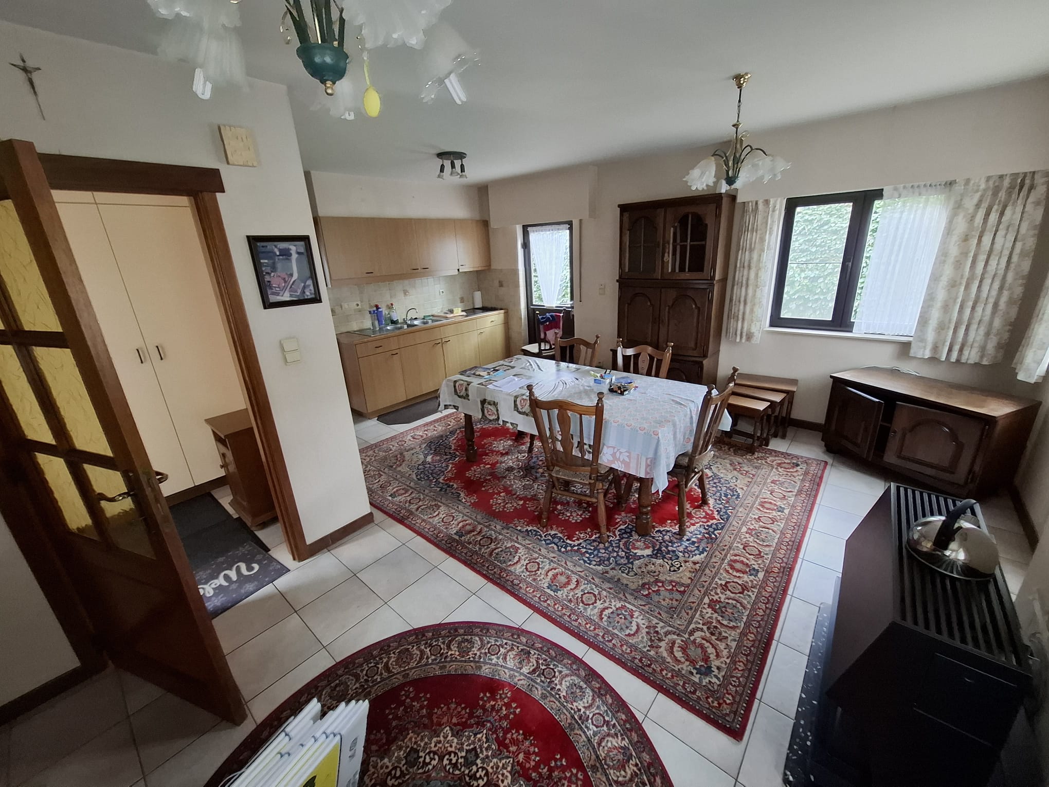 Een compacte, vrijstaande en gelijkvloerse woning met bijgebouwen en ruime tuin. - foto 4