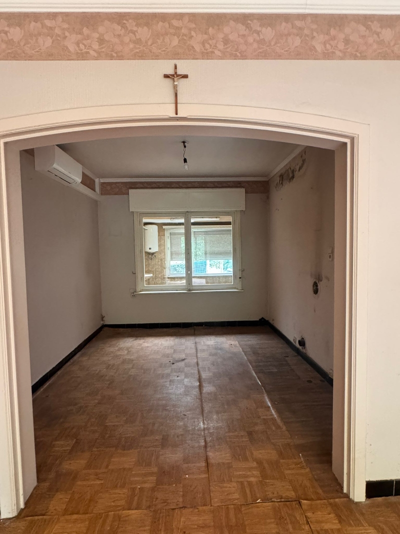 TE RENOVEREN HALFOPEN WONING met garage OP 471 M² IN RUSTIGE EN GROENE WOONOMGEVING!! - foto 5