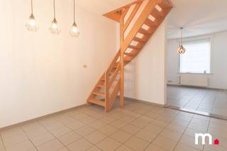 Bent u op zoek naar een woning in een centrale buurt? Deze woning in Deerlijk biedt alles wat u zoekt! Met een grondoppervlakte van 208 m² en...