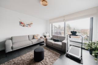 Dit instapklare duplex appartement met een bewoonbare oppervlakte van 102 m² combineert ruimte, comfort en een centrale ligging. Met 3...