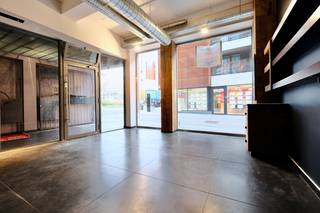 Op een absolute toplocatie in de Luikerstraat, aan de kant van het Europaplein, bevindt zich dit handelsgelijkvloers met...