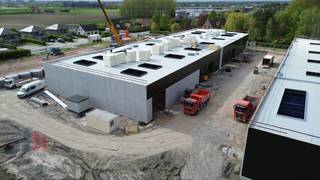 Nieuwbouw KMO-unit te koop met een oppervlakte van 180 m² en 2 privatieve parkeerplaatsen.De lood maakt deel uit van “Apollo”, een gloednieuw...