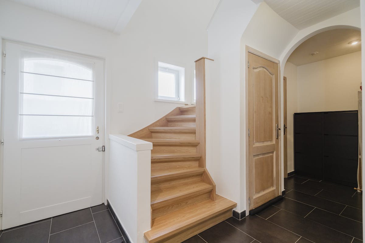 Halfopen gezinswoning met 3 slaapkamers nabij centrum Kortrijk - foto 5
