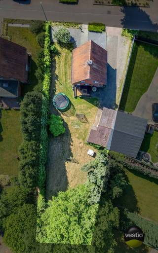 RUSTIG GELEGEN WONING OP 8,63 AREDeze woning treffen we aan langs de rustige Beenhouwersstraat in Tenhout te Houthalen. Een toplocatie met een goede...