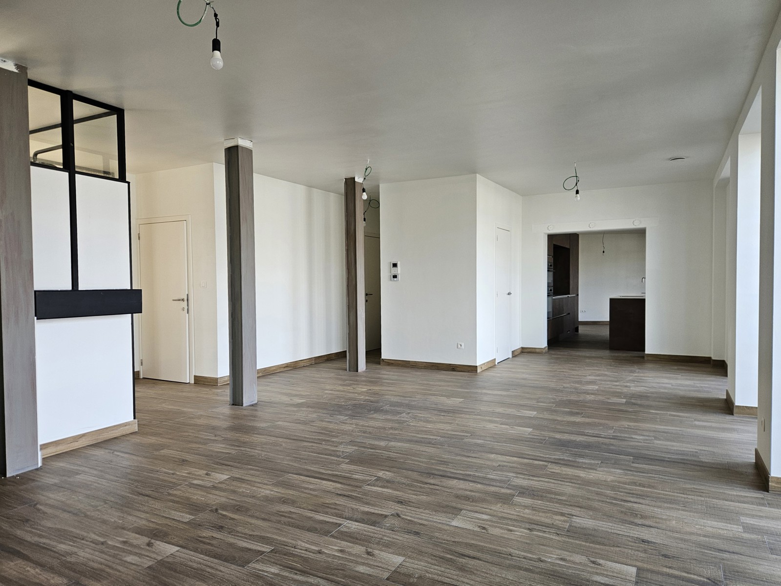 Stijlvol gerenoveerd appartement met zicht op kanaal - foto 3