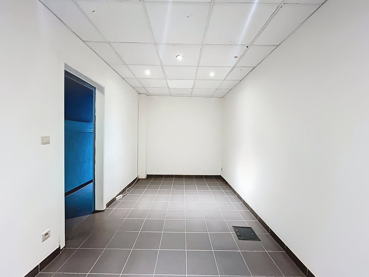 Handelshuis te koop op de Markt van Eeklo - foto 5