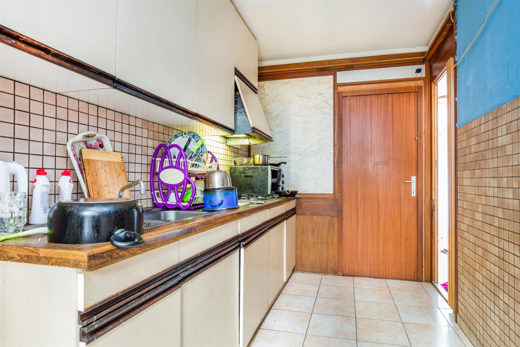 Te renoveren Woonhuis ingedeeld in 3 appartementen - foto 5