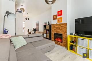 <p><span>Move-in ready home with 2 to 4 bedrooms and large SW garden! 4 bedroom house with garden and garage near the Hobokense Polder!</span></p><p><span>This charming, move-in ready and spacious 3 bedroom home was recently renovated with quality, stylish materials and provides all contemporary comfort. This prime location combines a green oasis of tranquility (nature reserve "Hobokense Polder") with the proximity of the vibrant Antwerp city life. In the immediate vicinity you will find stores, parks, schools, restaurants and sports facilities, but the optimal accessibility by car, public transport and bicycle is also a major asset. In short, this characterful home is the ultimate place to optimally combine work and family life, is a guarantee of carefree and quality living and is available by deed.  </span></p><p><span> </span></p><p><span>Ground floor:</span><span> </span></p><p><span>You enter the home through the separate entrance hall where recessed spotlights beautifully accent the ornate wooden staircase. The spacious and bright living space with high ceilings enjoys plenty of natural light, overlooks the greenery in the front garden and is fully equipped with shutters. The organic layout lends itself perfectly to a full dining room combined with a cozy living room area. The beautiful, authentic mantle of the former fireplace lifts the cachet of the living room to an even higher level. Adjacent you will find the tasteful kitchen equipped with an induction stove, range hood, combination oven, dishwasher and one and a half sink. There is no shortage of work and "soft-close" storage space. The kitchen is also spacious enough to accommodate a table. The separate laundry room is extremely practical and offers lots of extra storage space. The toilet with hand-washer is also housed separately.</span></p><p><span> </span></p><p><span><sup>1st</sup></span><span> floor:</span><span> </span></p><p><span>Through the night hall you reach the 3 sizable bedrooms. In each room a double bed can be easily placed in combination with a spacious closet, desk, dresser,... The rustic and low-maintenance bathroom is equipped with a walk-in/rain shower, double washbasin with extra large closet space, towel radiator, toilet and integrated lighting. The window in the bathroom is optimal for ventilation, nevertheless, your privacy is 100% guaranteed.</span></p><p><span> </span></p><p><span>Garden, garage box &amp; basement:</span><span> </span></p><p><span>The south-southwest oriented garden is a cozy place where you can enjoy the healthy outdoor air, a dash of greenery, a ray of sunshine, a nice BBQ with friends or a sparkling aperitif in peace and privacy. The paving of the garden makes the maintenance very limited, but of course the softening is very easy. The borders offer the possibility to create flower beds, vegetable garden, herb garden, trees and plants. As a bonus, there is also a canopy so that you can use the outdoor space even in less favorable weather. In the spacious indoor garage with automatic gate, the car and bicycles can always be stored safely and dry. The handy and dry basement is divided into 3 compartments and houses the new HR condensing boiler.</span></p><p><span> </span></p><p><span>Additional assets:</span><span> </span></p><p><span>- Top location</span></p><p><span>- Ready to move in</span></p><p><span>- 203 m² cfr. EPC</span></p><p><span>- Roof (15 cm MW) and wall insulation (8 cm PUR)</span></p><p><span>- Windows double, partly HR</span></p><p><span>- HR condensing boiler 2023</span></p><p><span>- Electricity compliant </span></p><p><span>- Asbestos safe </span></p><p><span>- SW garden </span></p><p><span>- Garage and cellar</span></p><p><span>- Partly renewed sewerage</span></p><p><span>- Fibre-ready </span></p><p><span> </span></p>