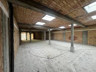 Handelsgelijkvloers van ca. 176m² gelegen in de Wallenstraat te Roeselare. Dit pand wordt casco aangeboden, waarbij de verdere afwerking zal...