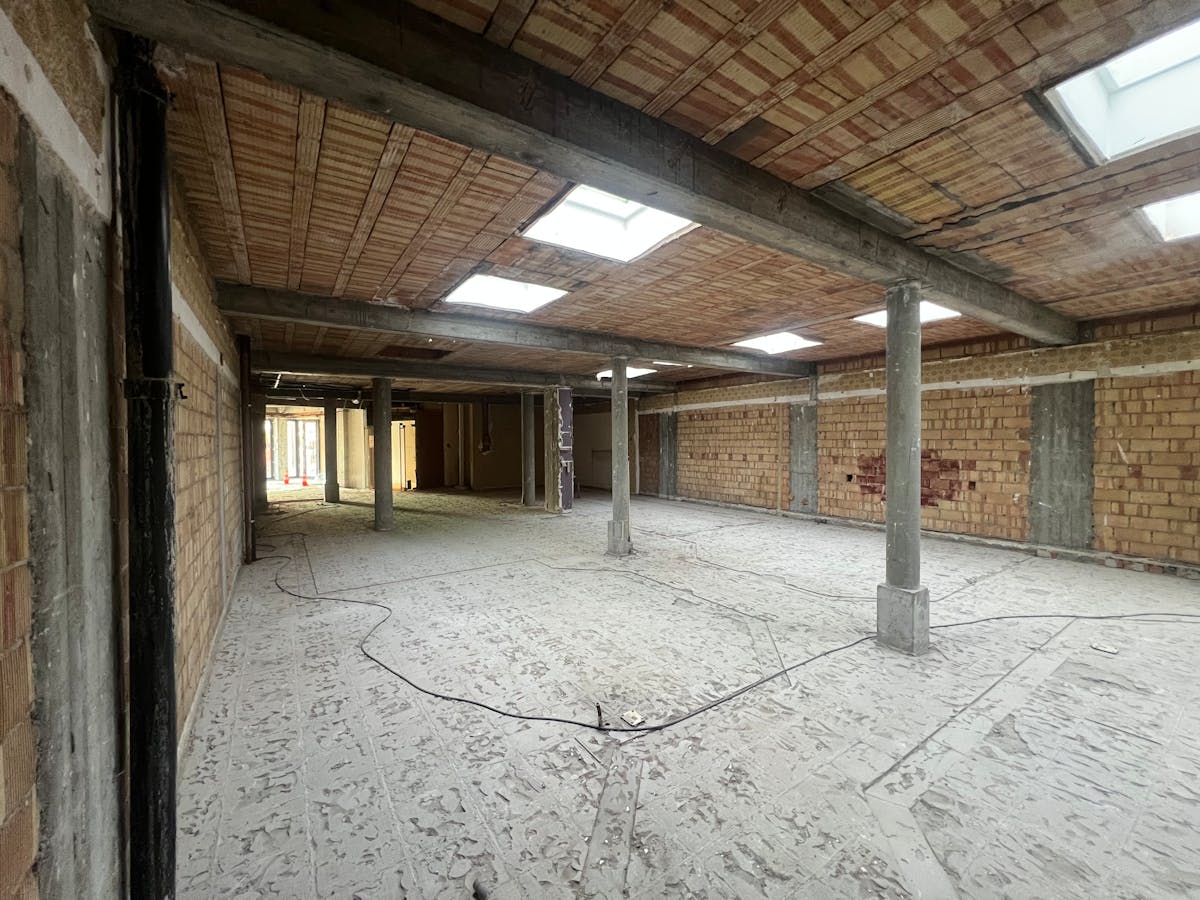 Handelsgelijkvloers van ca. 176 m² tot 234 m² nabij het centrum van Roeselare - foto 3
