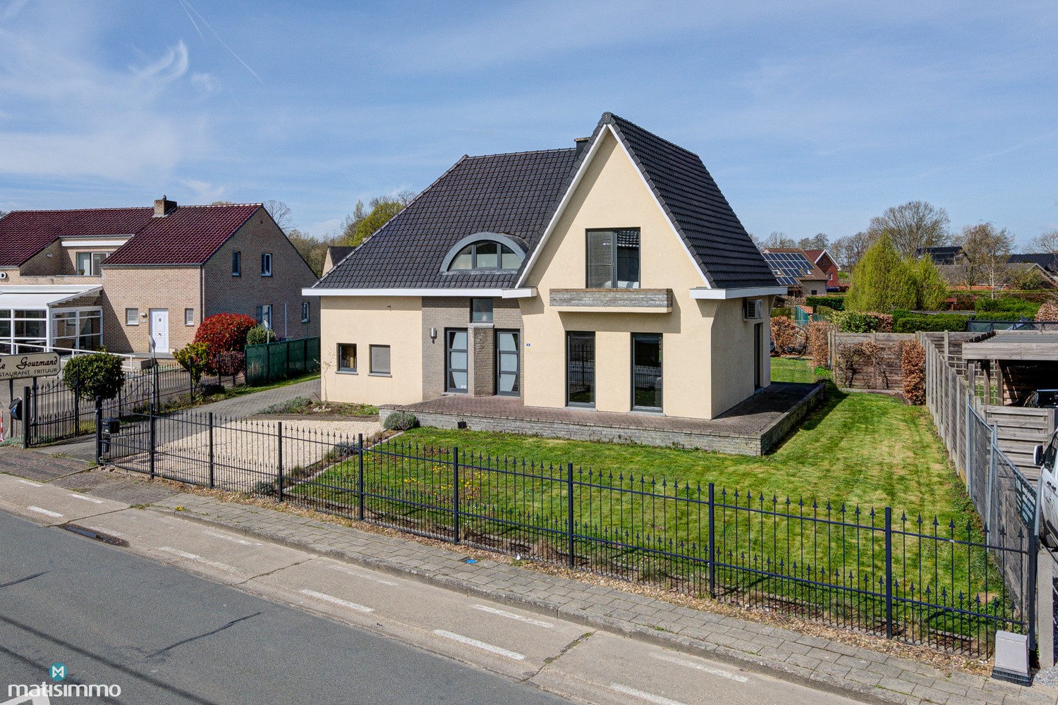 GERENOVEERDE WONING MET 3 SLAAPKAMERS, RUIME GARAGE EN TUIN (11A 40CA) TE BILZEN - foto 2