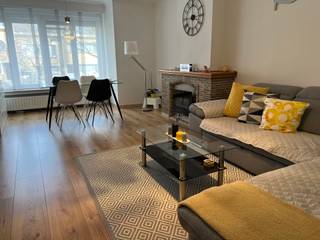 Bezoekmoment woensdag 16 juli van 18u-18u30 OP AFSPRAAK!Mooi gemeubeld appartement te huur met 1 slaapkamer, ingerichte keuken ( ceramische...