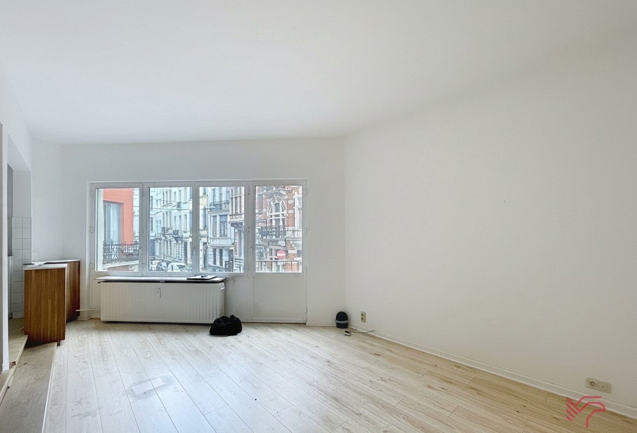 Ruime studio vlak bij Stéphanie - foto 3