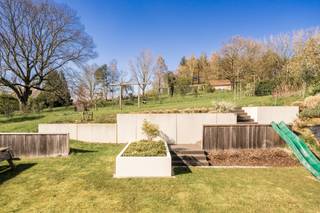 Prachtige recente woning te koop in Lubbeek – instapklaar met uniek uitzichtBent u op zoek naar een ruime, moderne en kwalitatief afgewerkte woning...