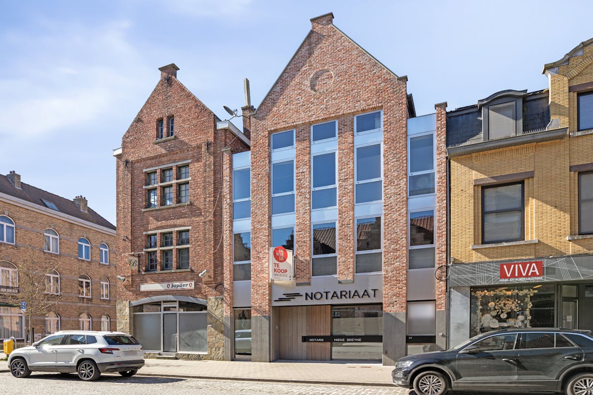 Kantoor van ca. 313m² te koop in het centrum Ieper - foto 1