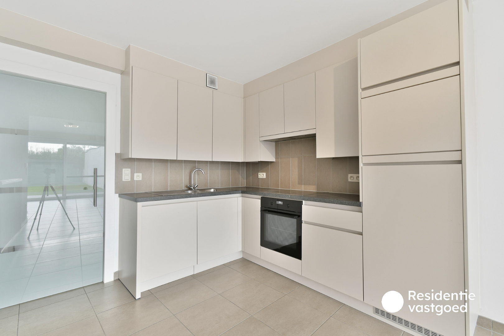 Recente woning met 3 slaapkamers en zonnige tuin nabij centrum Oudenburg - foto 5