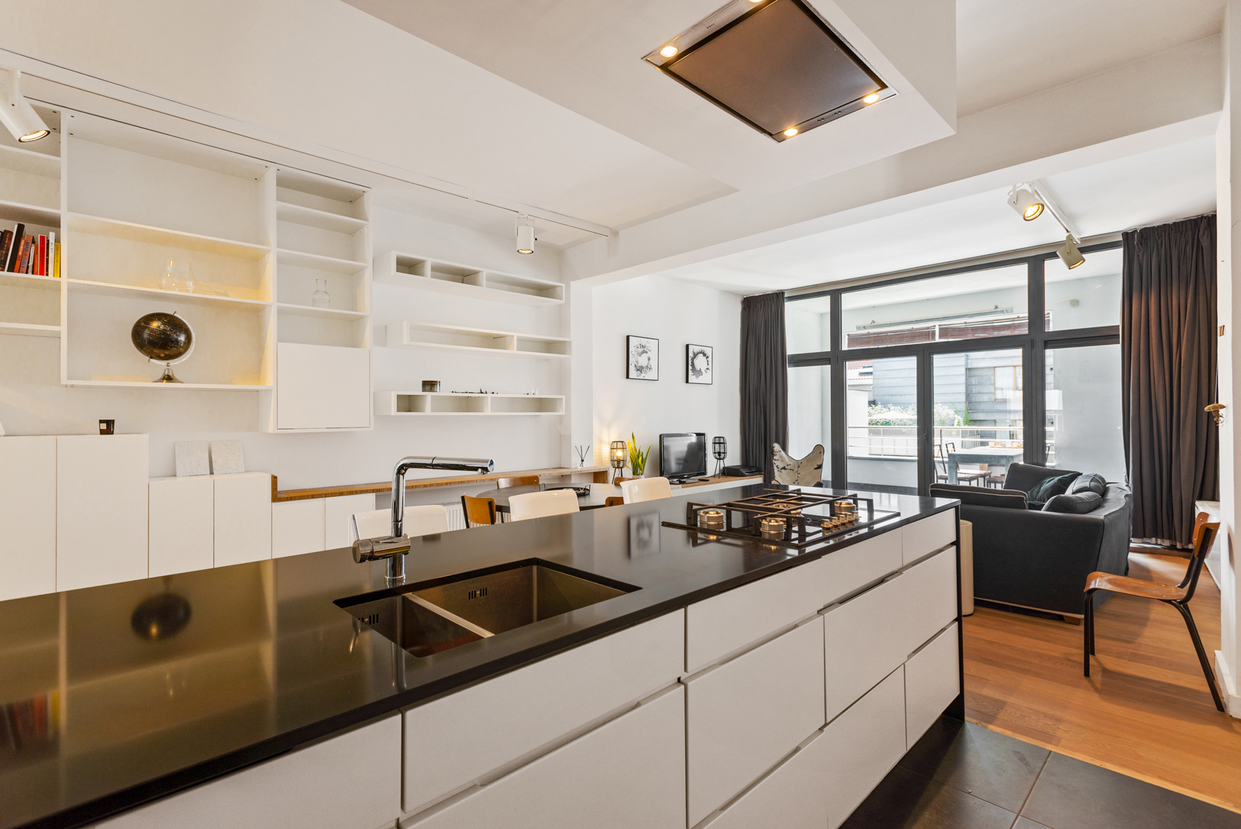 Stijlvol appartement met groot terras en veel berging - foto 2