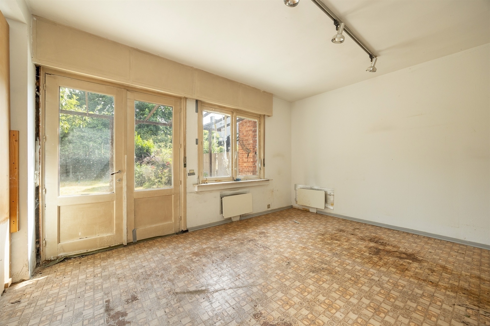 Oosterveld ∣ Voormalige dokterswoning met 5 slaapkamers, 2 garages en grote zuidtuin - foto 3