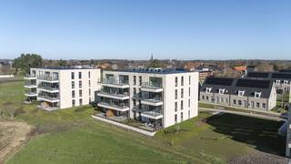 Huurprijs: 1.150 EUR per maand+ 90 EUR per maand gemeenschappelijke kosten+ 100 EUR per maand voor de ondergrondse autostaanplaats en bergingKosten...