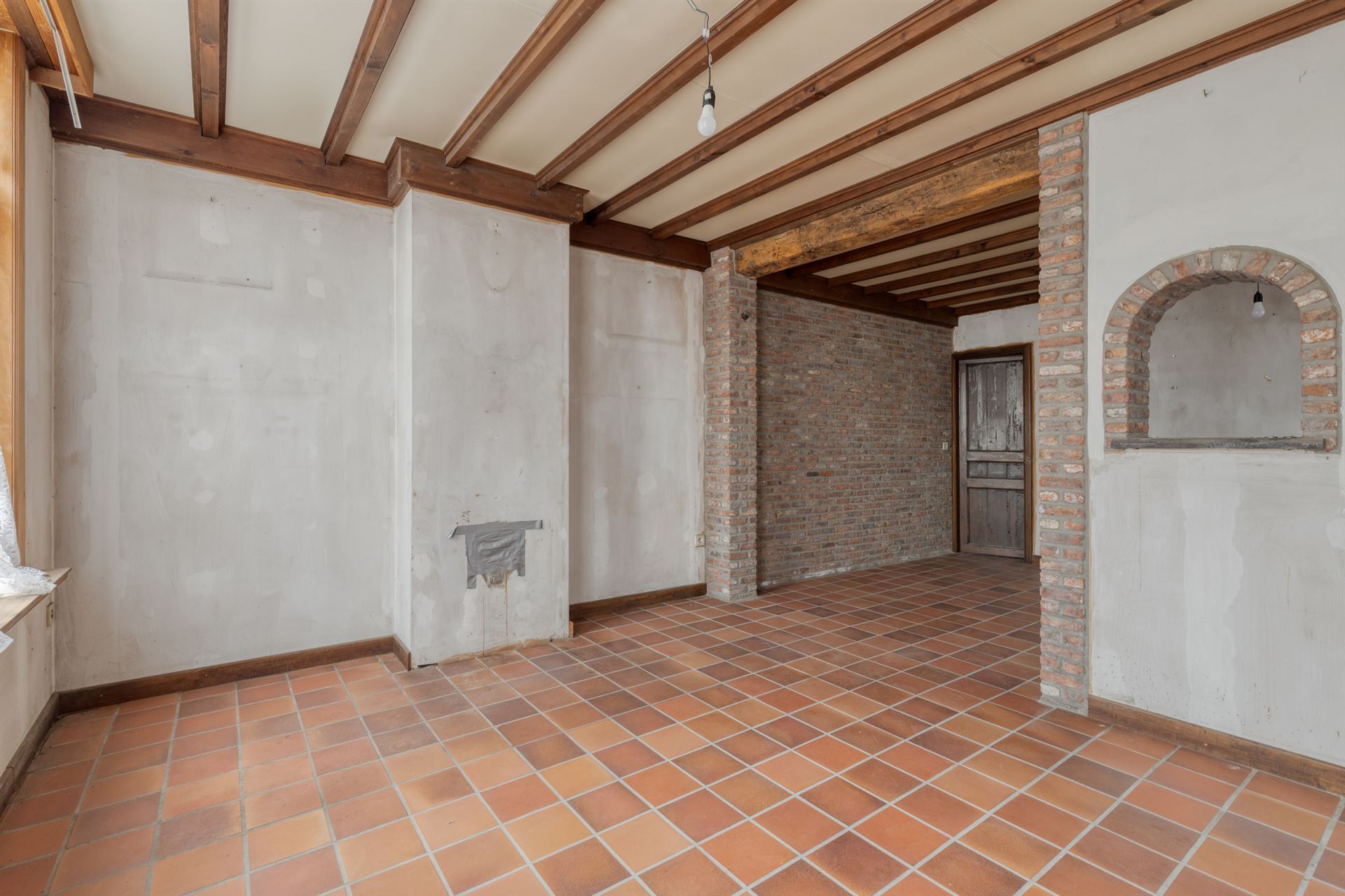 Te renoveren woning met tuin en garage - foto 3