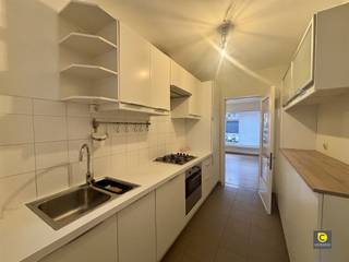 Gelijkvloers 1 slaapkamer appartement met tuin! Dit appartement is gelegen te Berchem op de grens met Mortsel en Wilrijk. Het heeft een zeer...