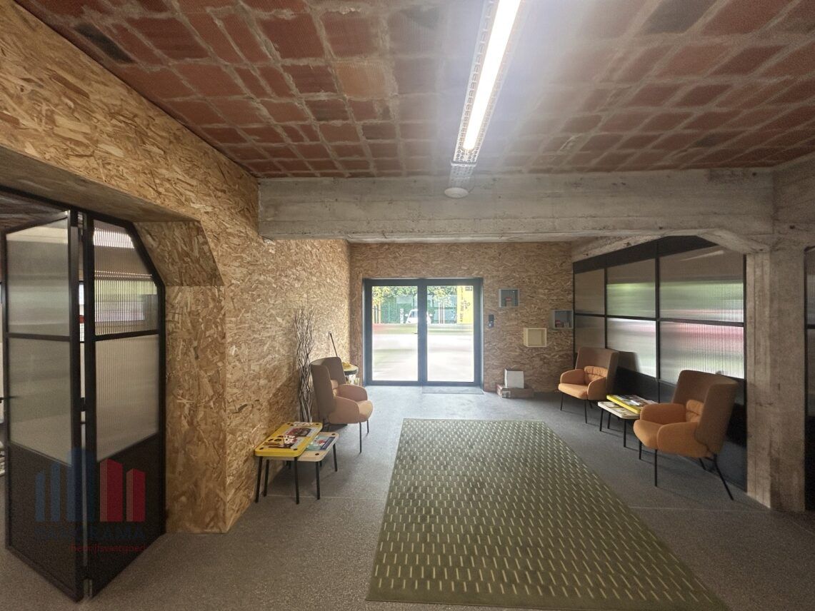 Kantoorruimte in karaktervolle hoevestijl met rustige ligging nabij R4 - foto 4