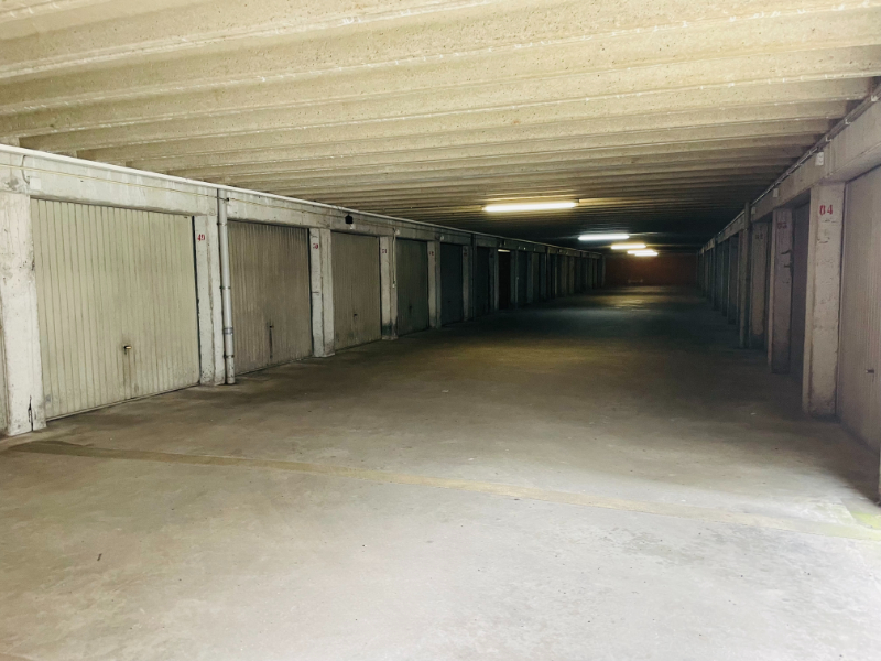 Garagebox in het centrum van Deinze, op wandelafstand van trein- en busstation.