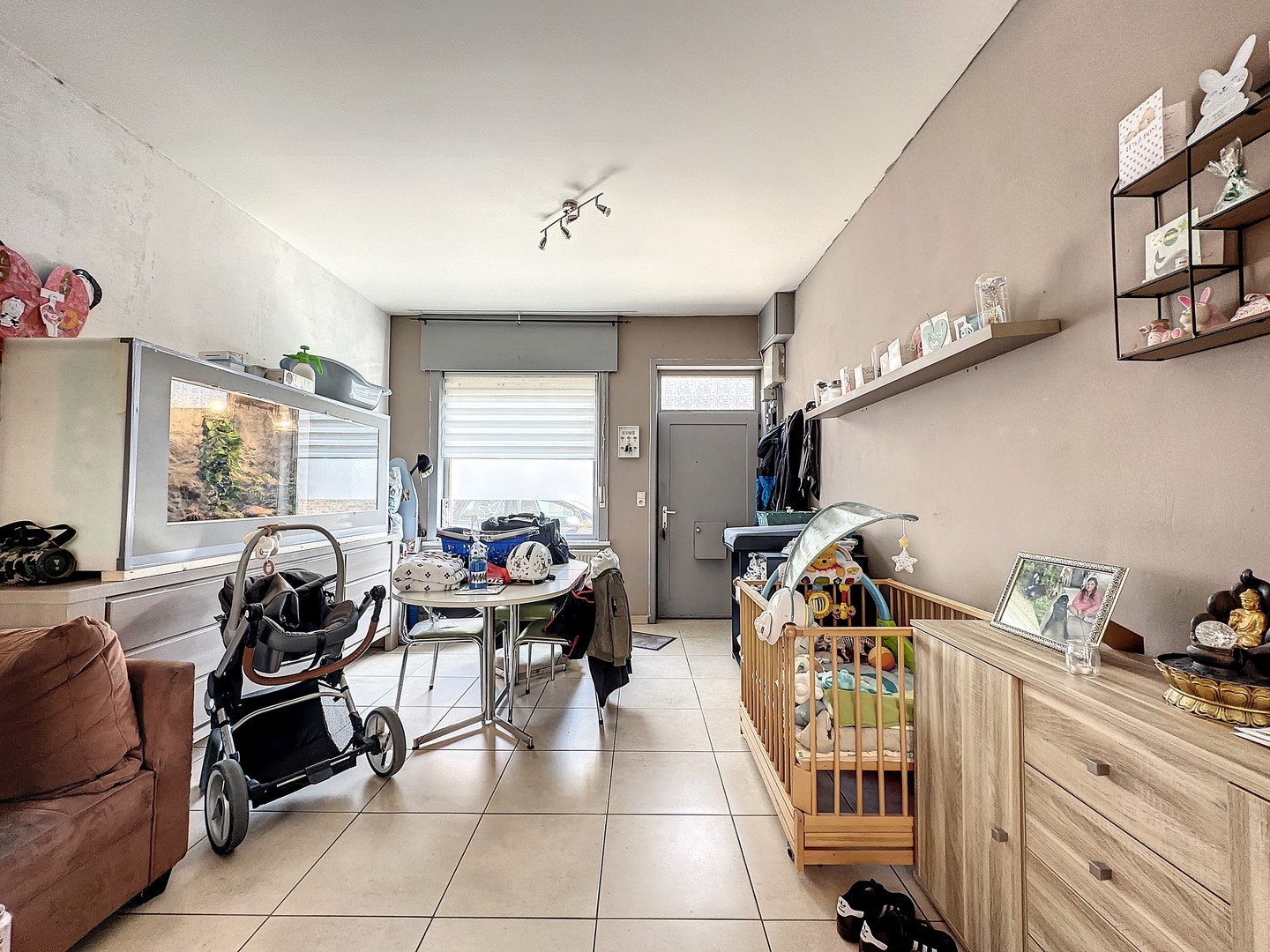 Gezellige en gunstig gelegen rijwoning met zonnige koer. - foto 2