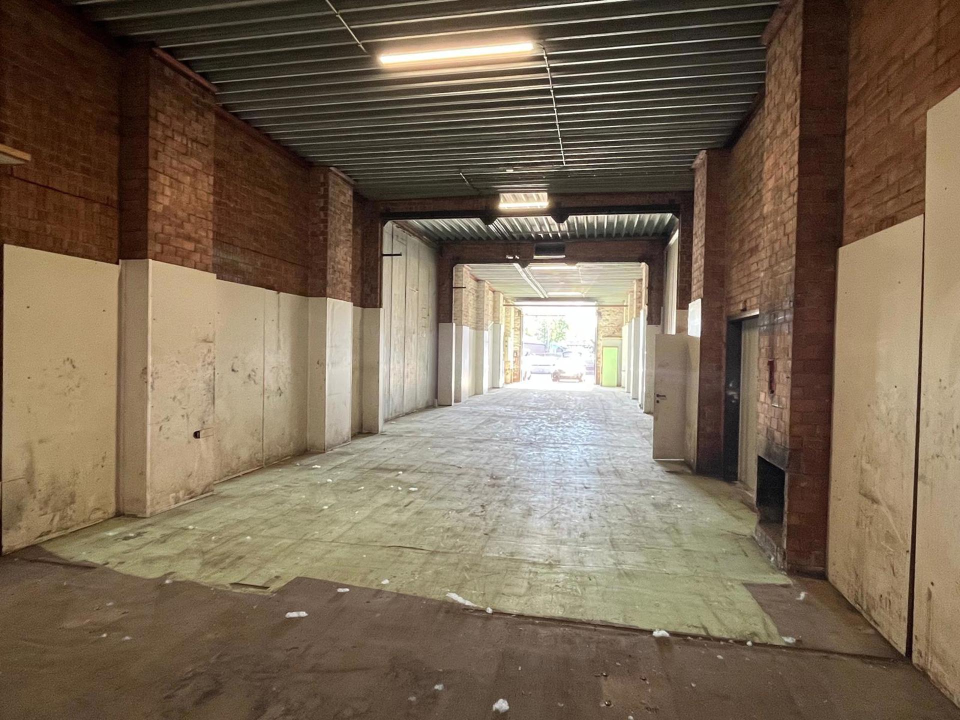 Magazijn Unit 38 EB van 232 m² centraal tussen A12 en E19 (geen poort) - foto 3