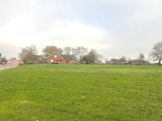 KAVEL 2 : Deze bouwgrond is gelegen tussen de Schelde en het Kluisbos en omgeven door het prachtig landelijk gebied van de Vlaamse Ardennen.Je kan er...