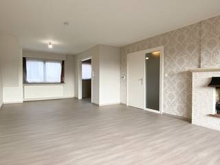 Dit zeer verzorgd en centraal gelegen appartement situeert zich vlakbij het centrum van Izegem en is goed bereikbaar vanuit Izegem alsook...