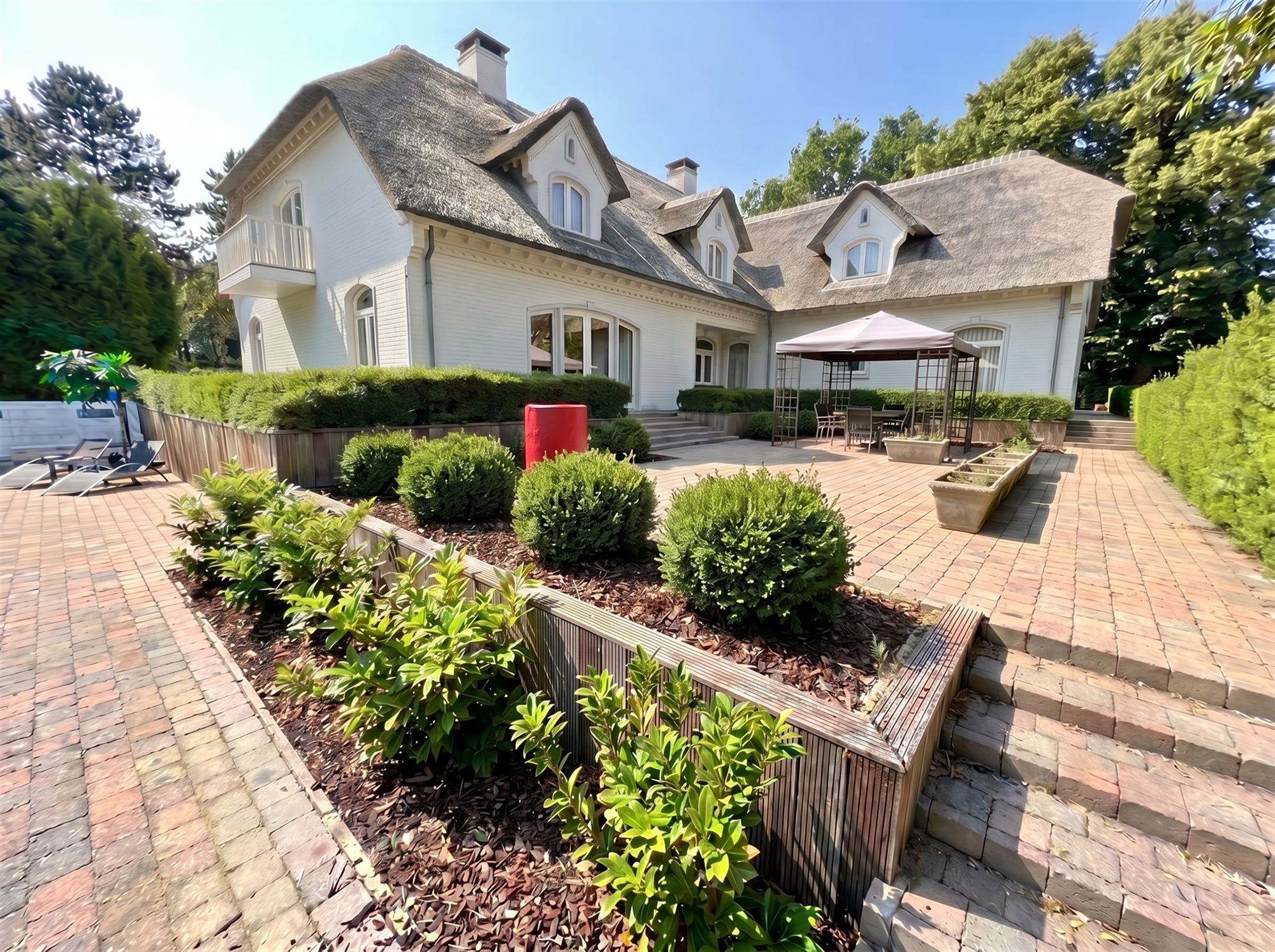Prachtige villa met 9 slaapkamers en buitenzwembad - foto 4