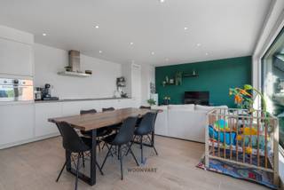 Ontdek dit instapklare, moderne penthouse op toplocatie in het centrum van Merchtem. Gelegen op de bovenste verdieping van een recente...