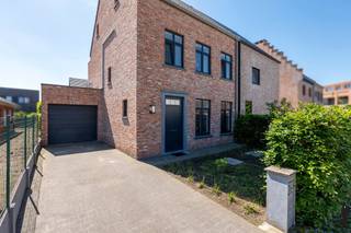 Recente, instapklare woning met 4 slpk. gelegen op een rustige locatie te Meer.Bezoekmoment zaterdag 6/6 13.00 - 15.00U. Inschrijven is...