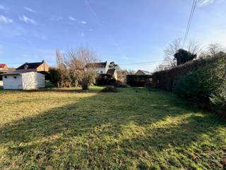 Situé sur les hauteurs du joli village de Hèze, au cœur de la commune très recherchée de Grez-Doiceau, ce terrain de 5,5 ares se trouve dans...