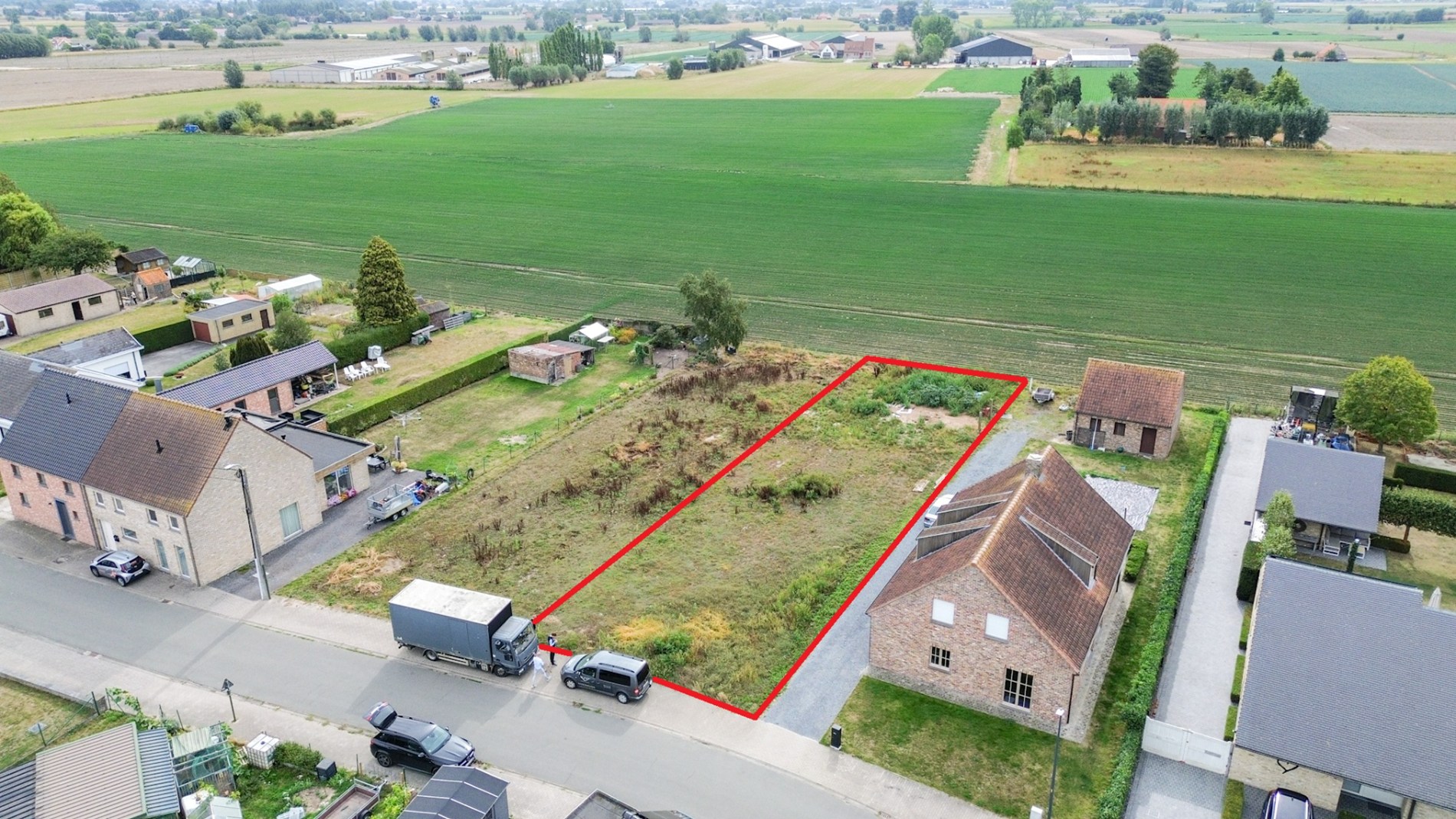 Mooi gelegen perceel bouwgrond voor open bebouwing, 804 m², Bovekerke. - foto 1