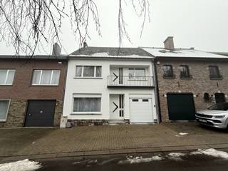 Gezellige rijwoning op toplocatie in Landen.Deze charmante en instapklare rijwoning in Landen bevindt zich op een absolute toplocatie!Weg van de...