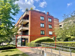 Dit handelspand op het gelijkvloers van de residentie Green Avenue (bouwjaar 2002) biedt een uitstekende commerciële opportuniteit op een...